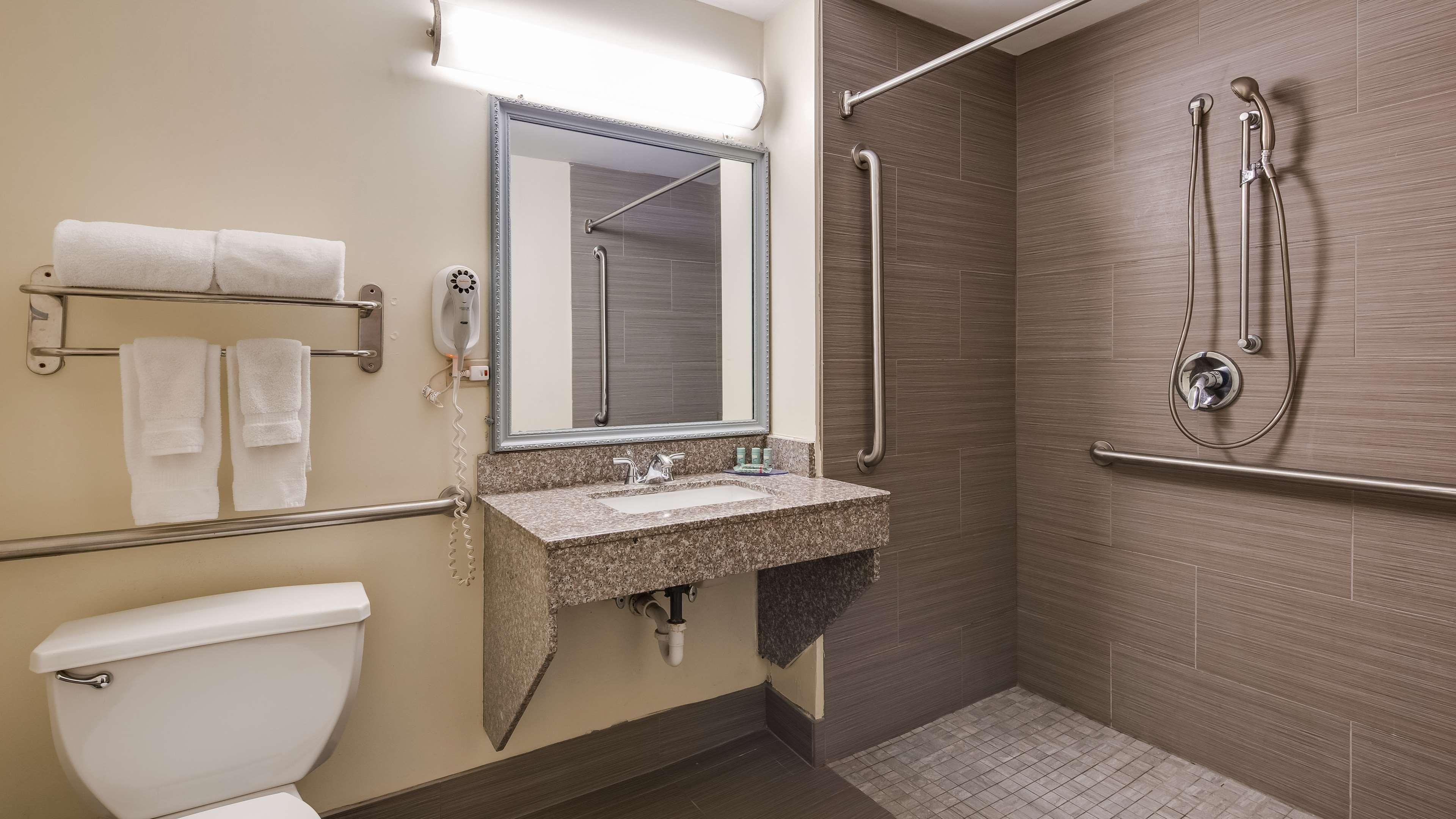 Best Western Rayne Inn Esterno foto