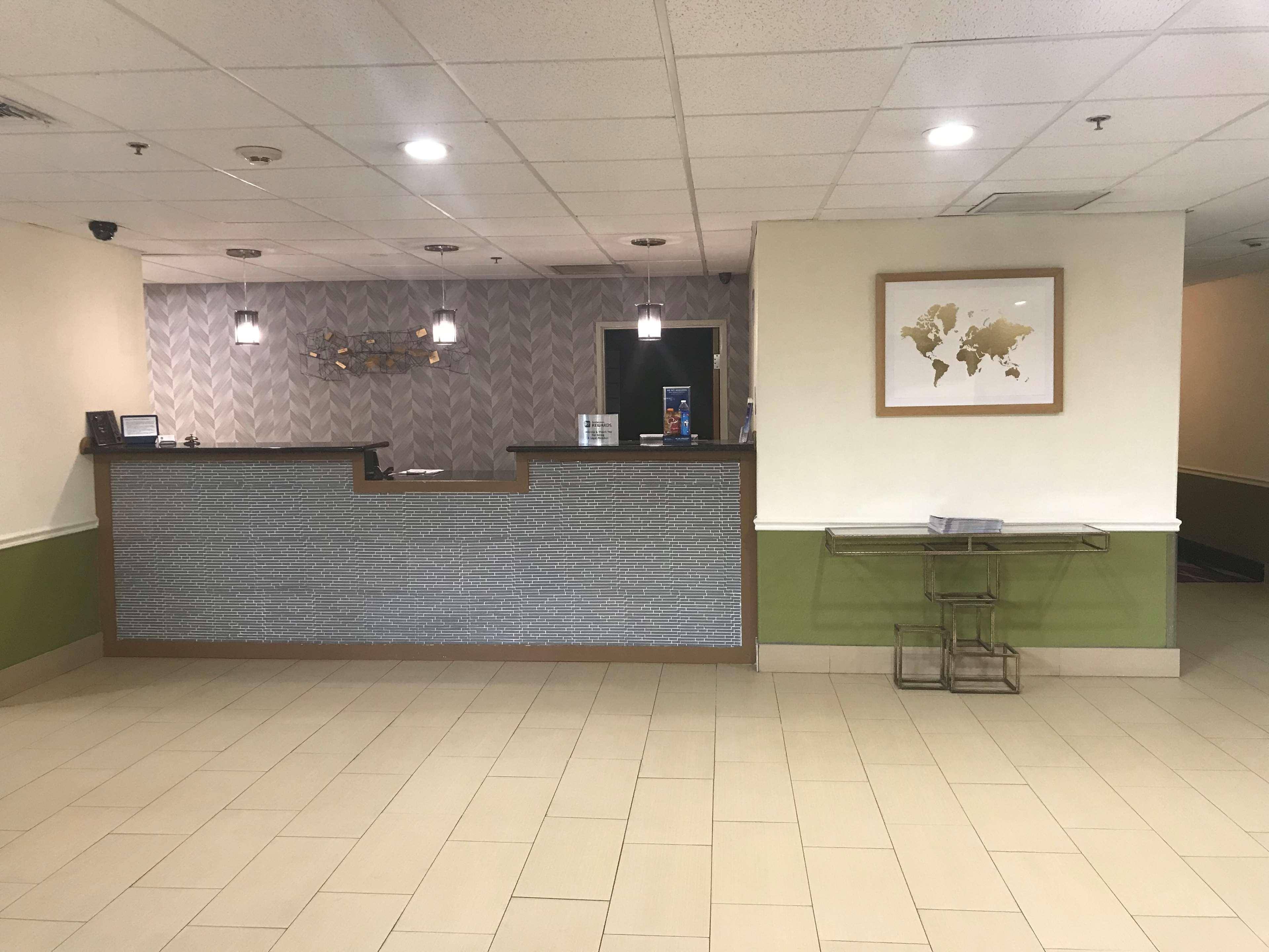 Best Western Rayne Inn Esterno foto