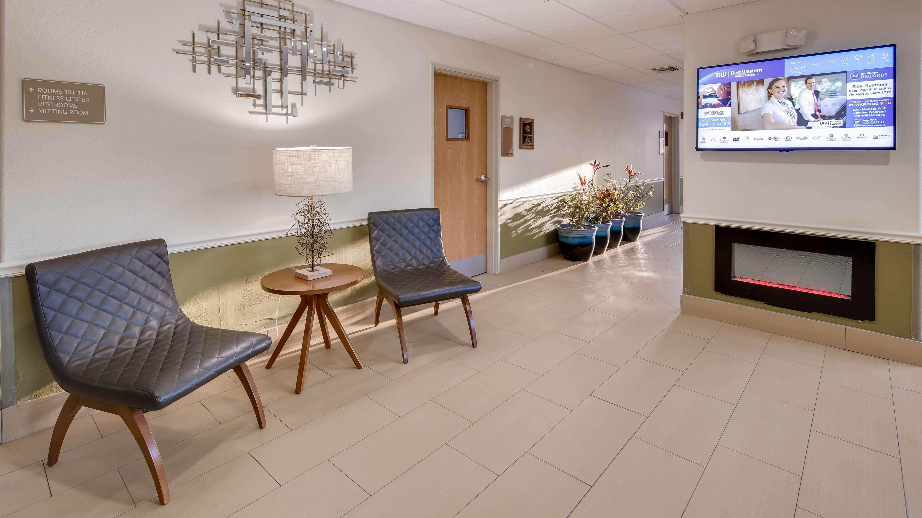 Best Western Rayne Inn Esterno foto