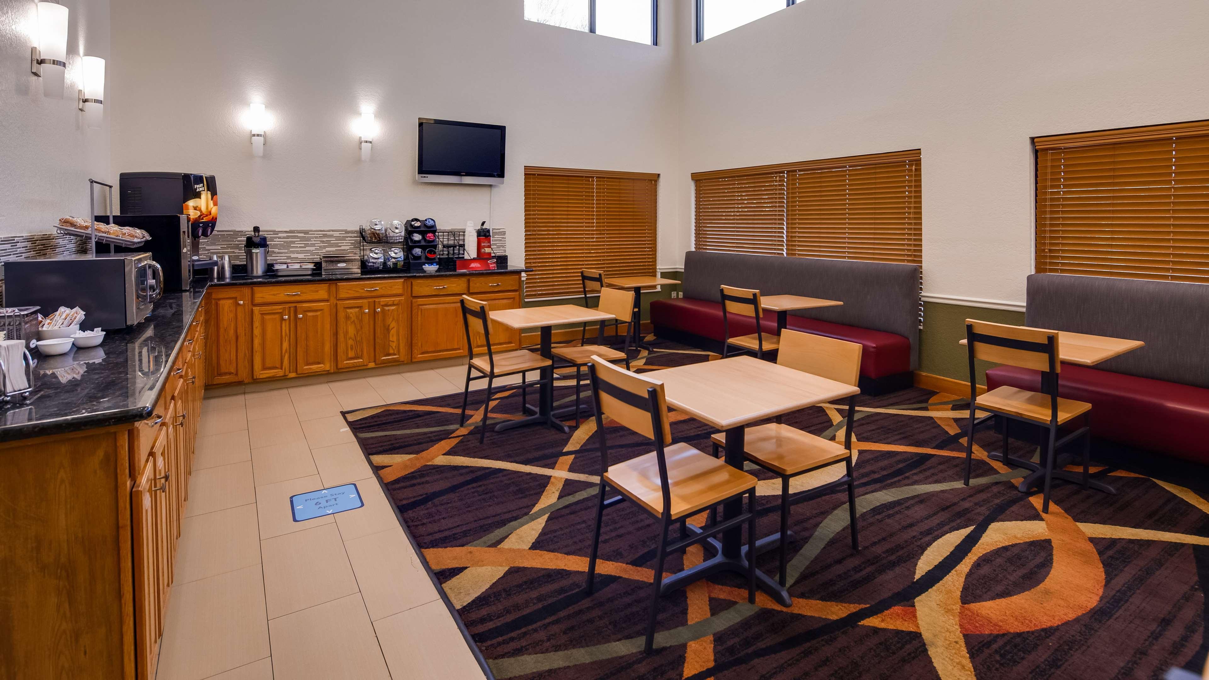 Best Western Rayne Inn Esterno foto