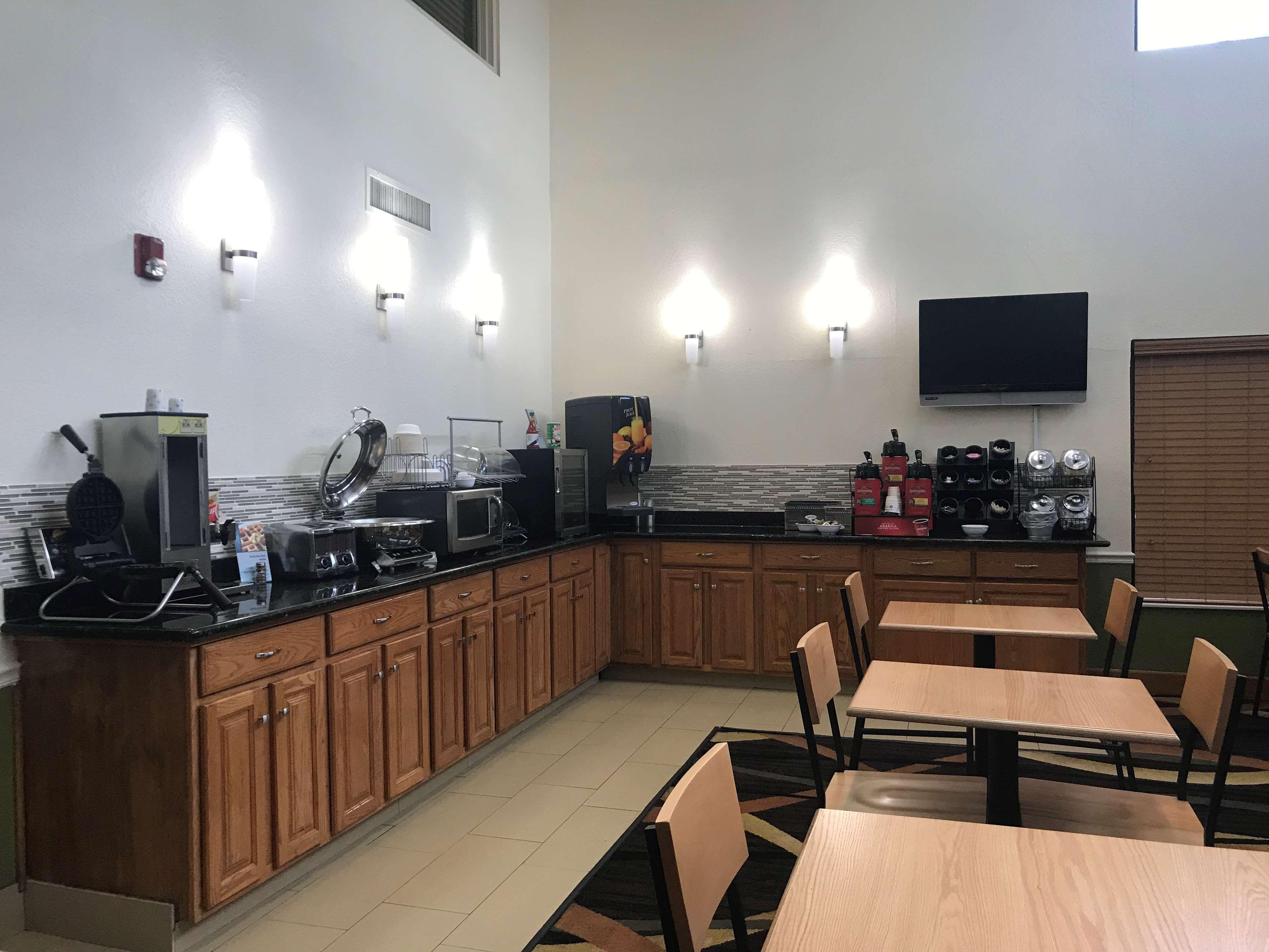 Best Western Rayne Inn Esterno foto