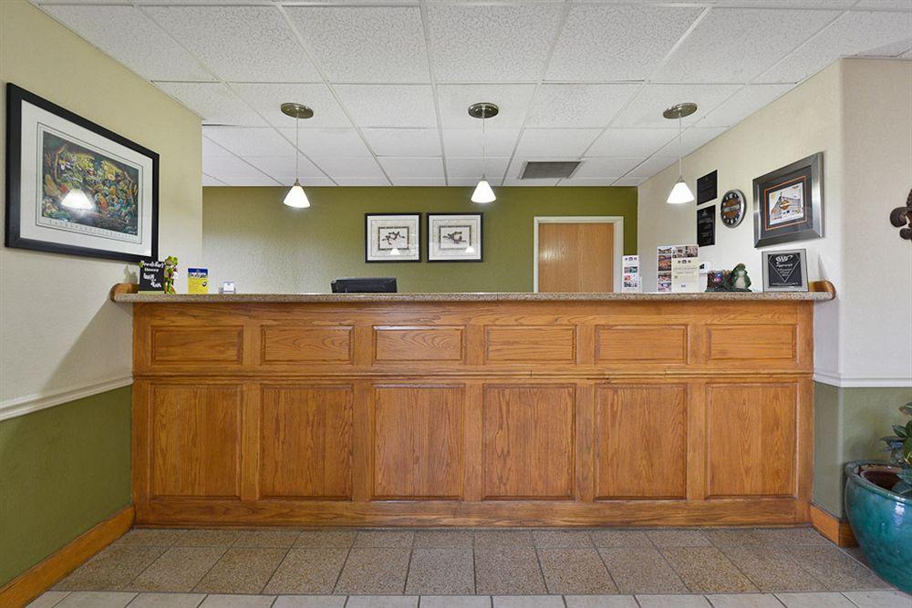 Best Western Rayne Inn Esterno foto