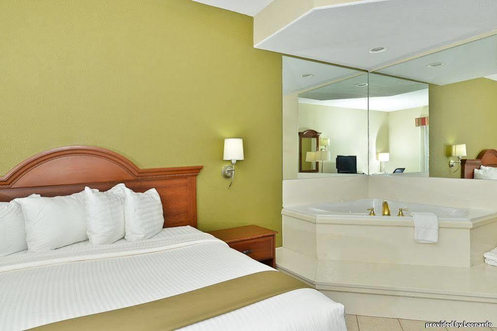 Best Western Rayne Inn Esterno foto