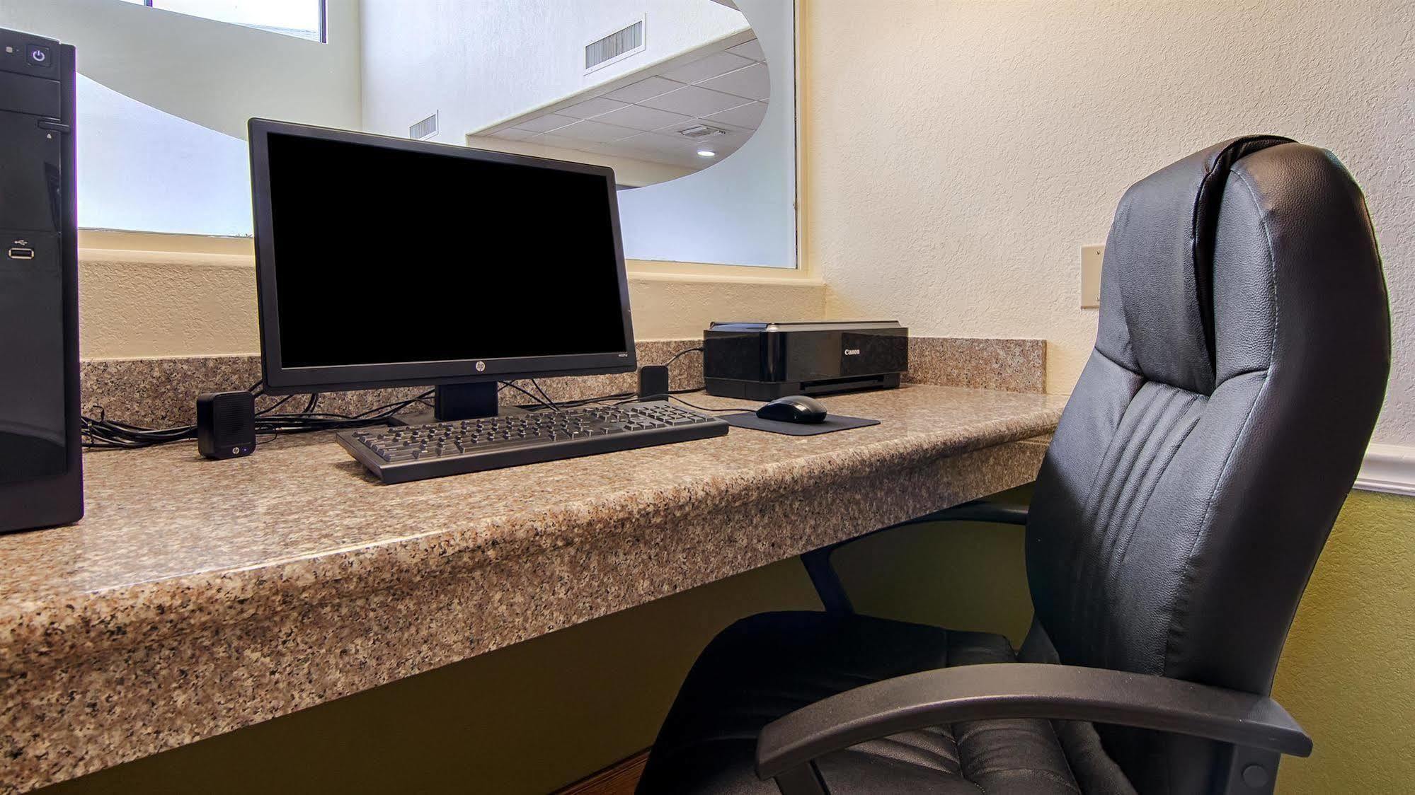 Best Western Rayne Inn Esterno foto